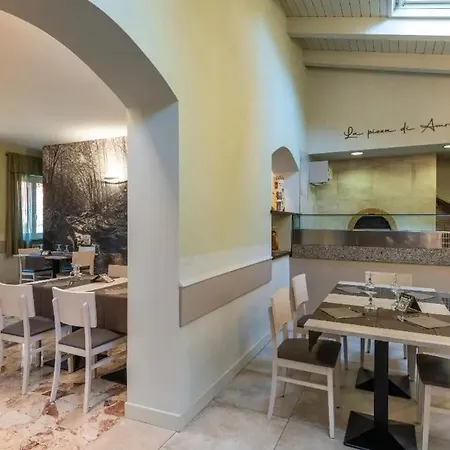 Romana Hotel 2*
